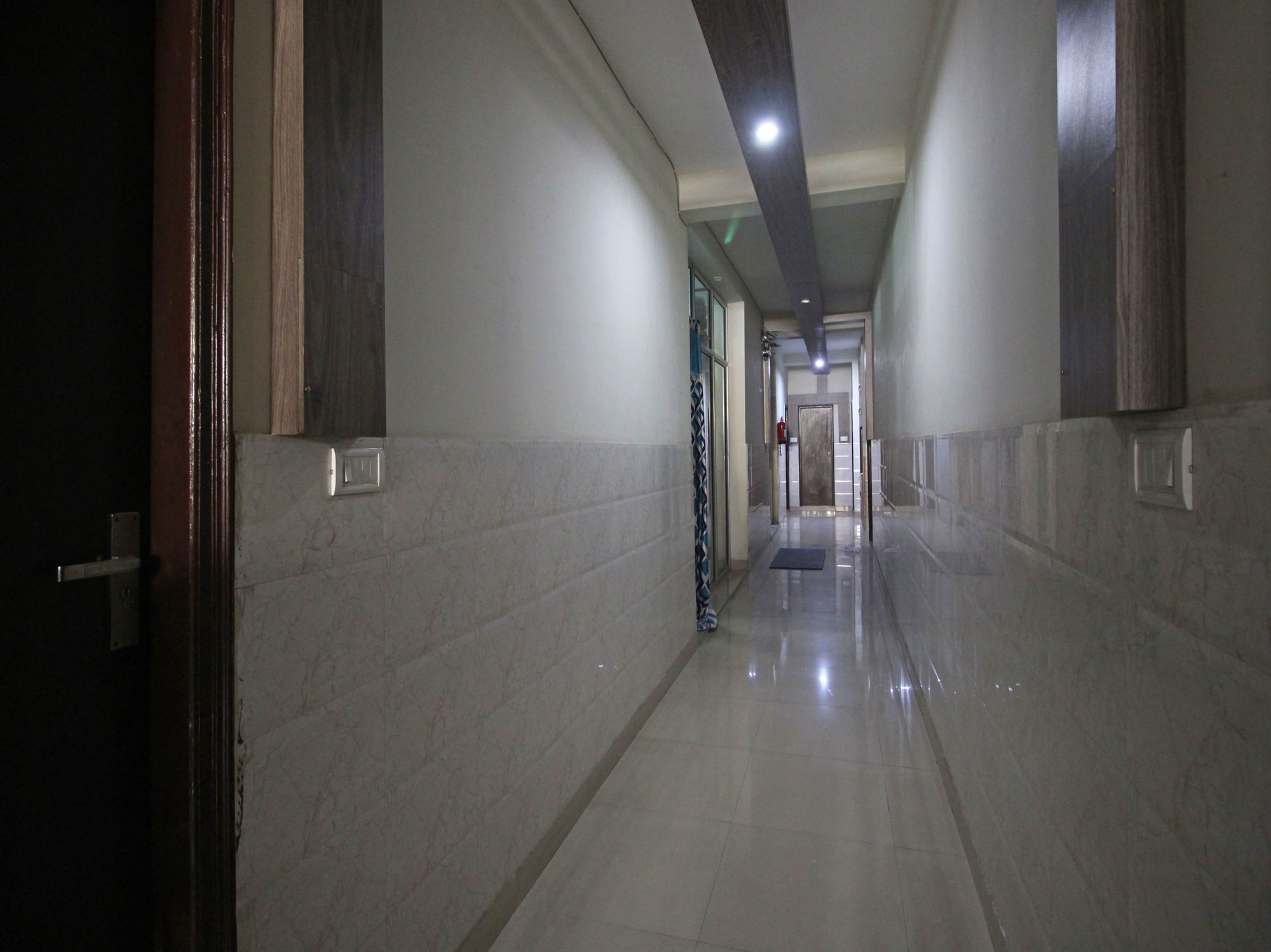 Oyo 576 Hotel Shree Kanta Residency คูร์เคาน์ ภายนอก รูปภาพ
