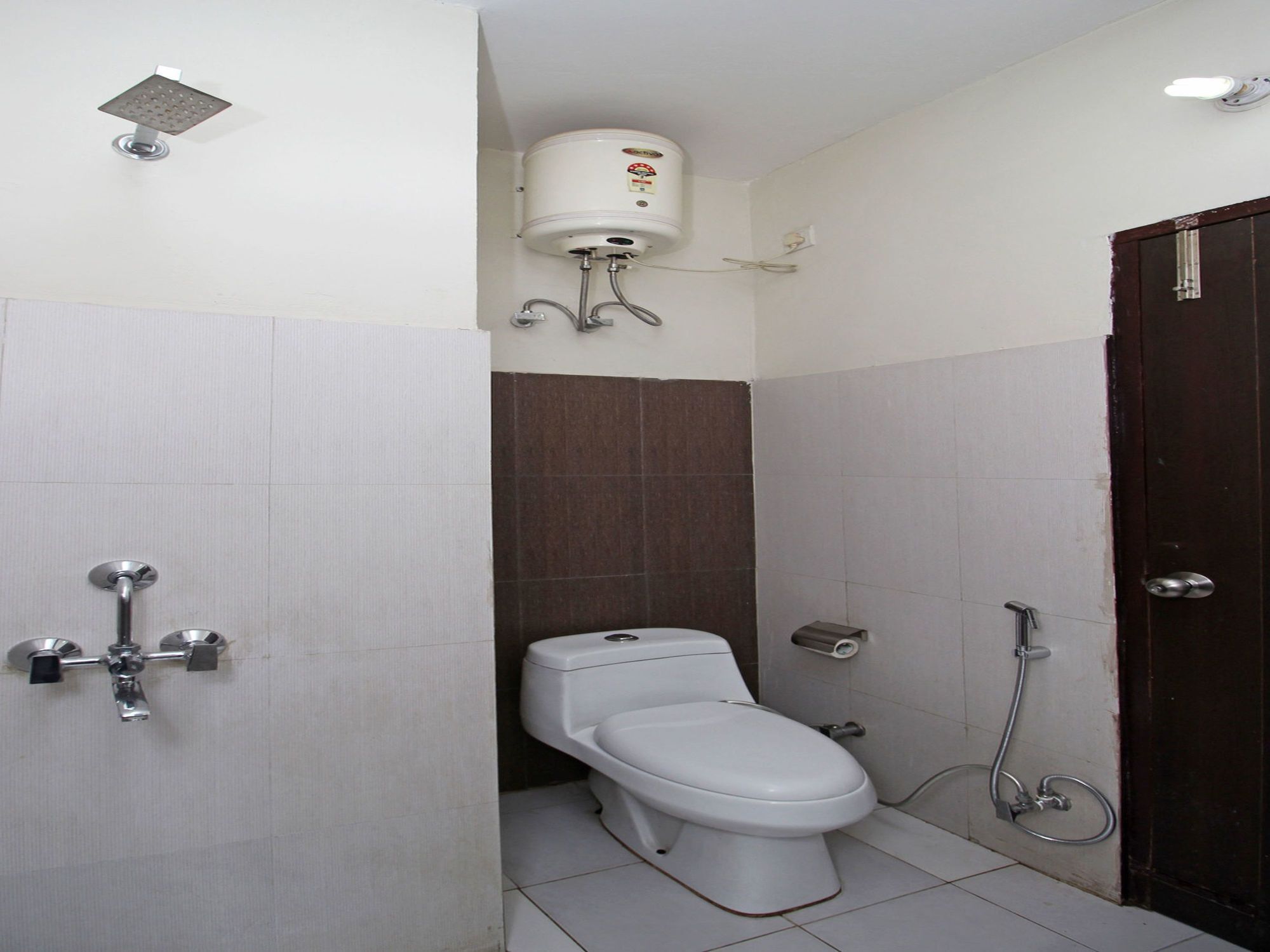 Oyo 576 Hotel Shree Kanta Residency คูร์เคาน์ ภายนอก รูปภาพ