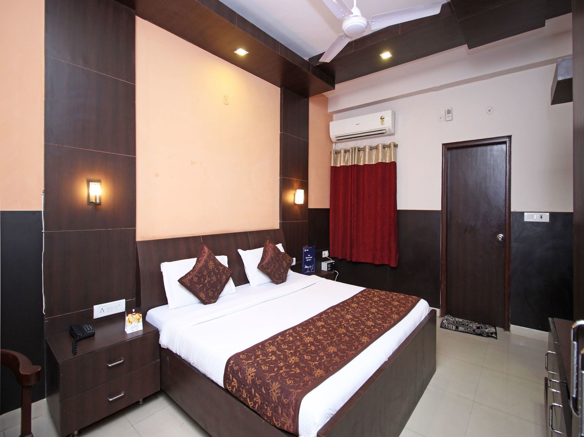 Oyo 576 Hotel Shree Kanta Residency คูร์เคาน์ ภายนอก รูปภาพ