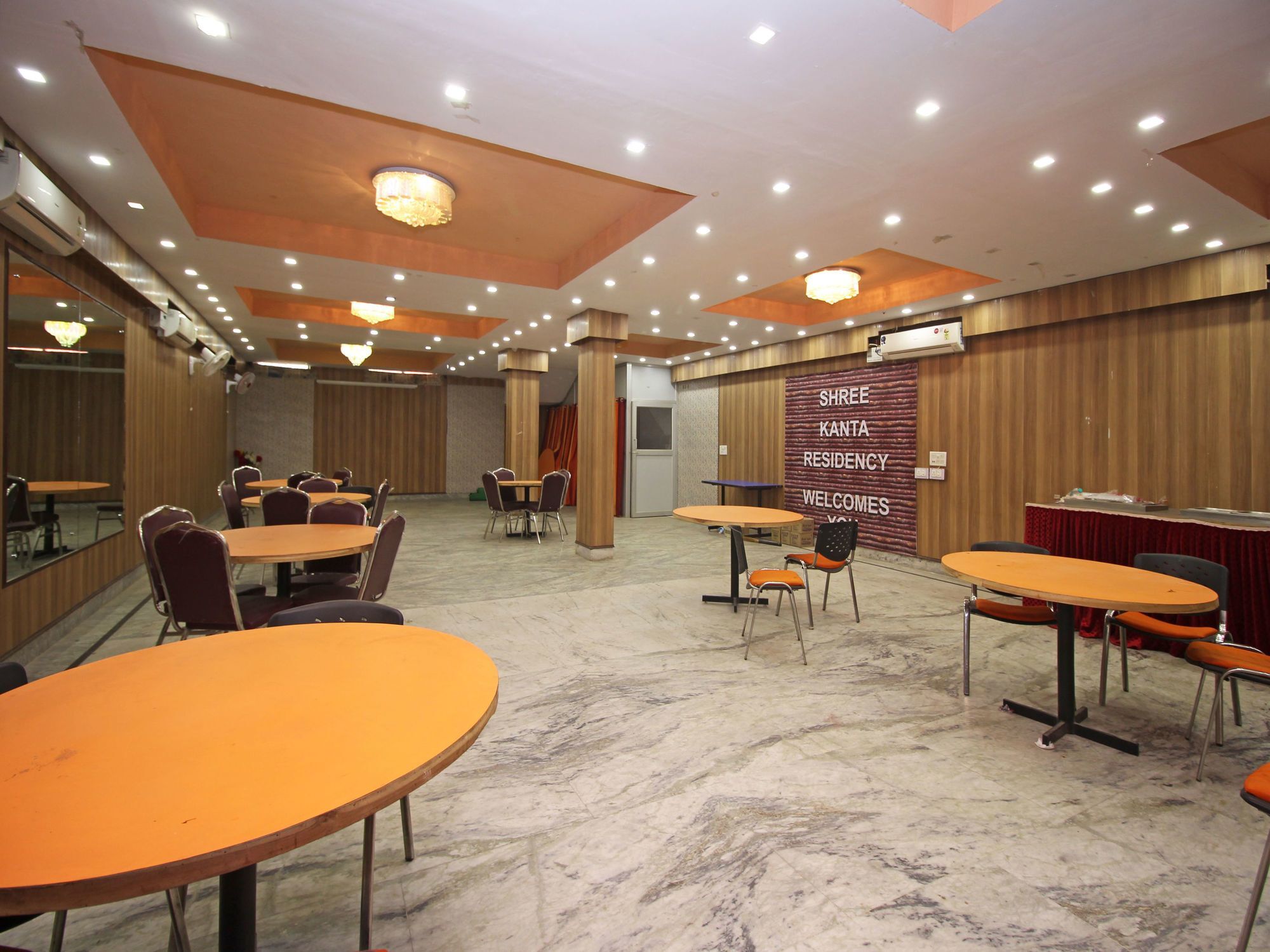 Oyo 576 Hotel Shree Kanta Residency คูร์เคาน์ ภายนอก รูปภาพ