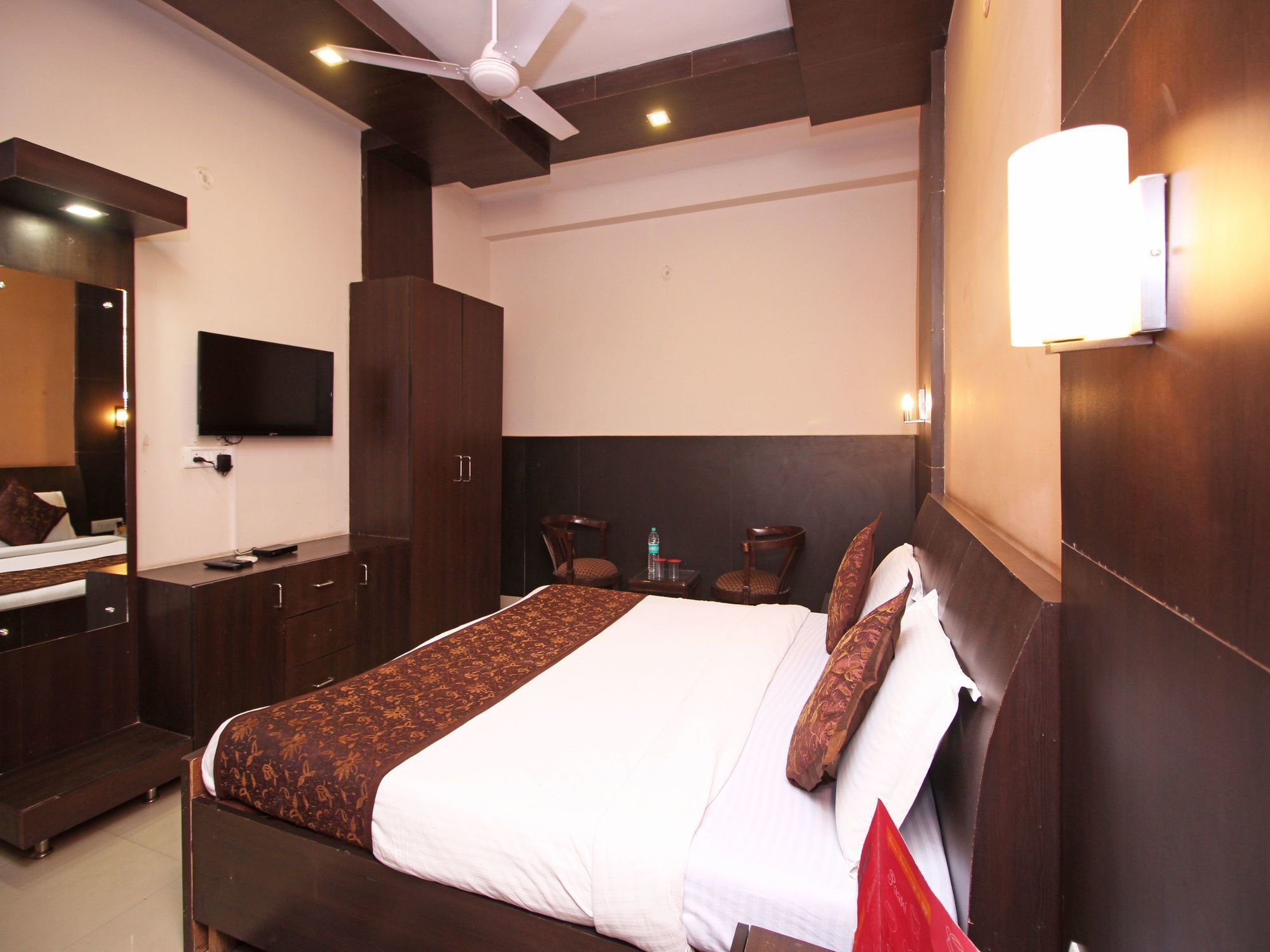 Oyo 576 Hotel Shree Kanta Residency คูร์เคาน์ ภายนอก รูปภาพ