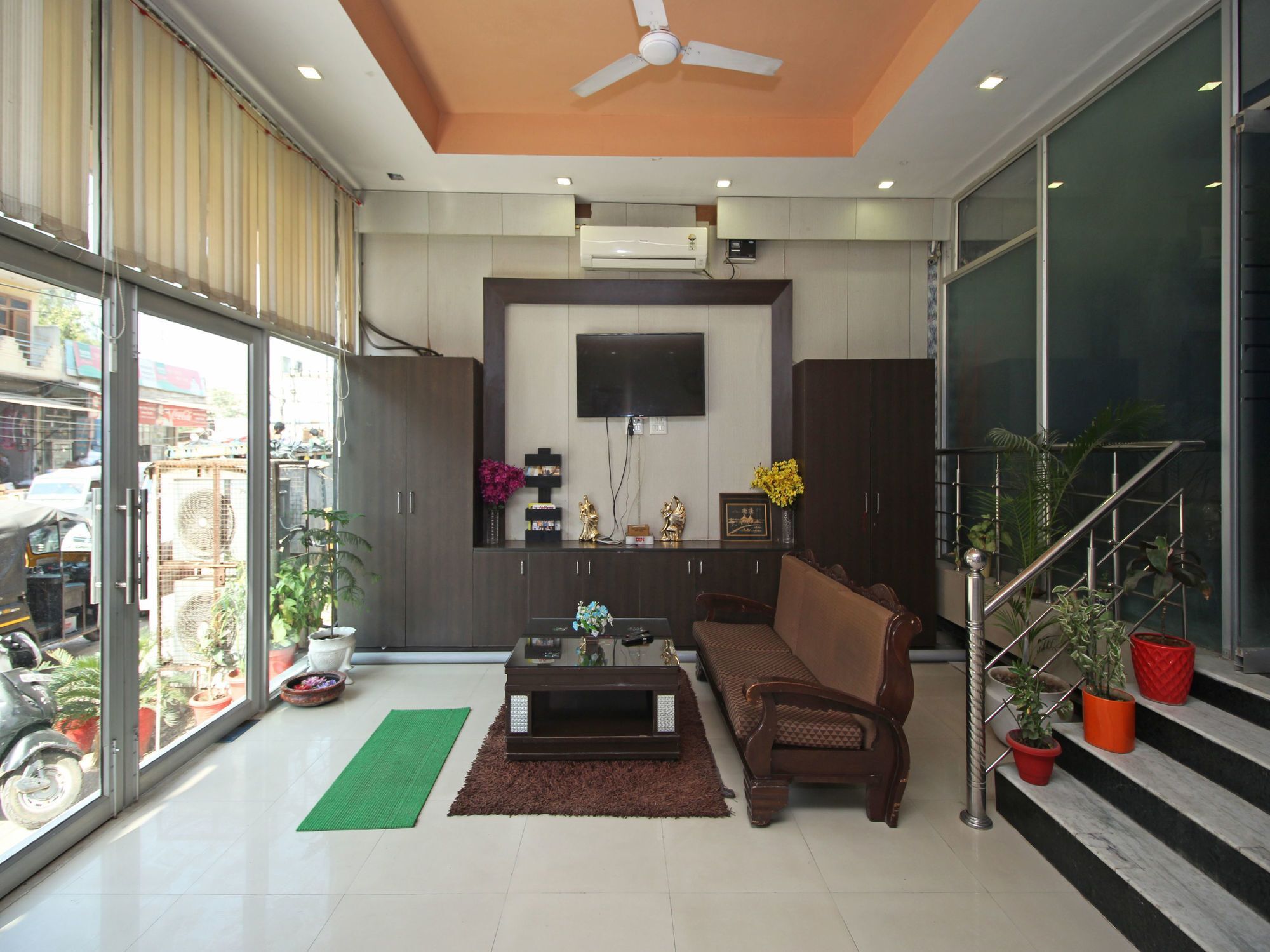 Oyo 576 Hotel Shree Kanta Residency คูร์เคาน์ ภายนอก รูปภาพ
