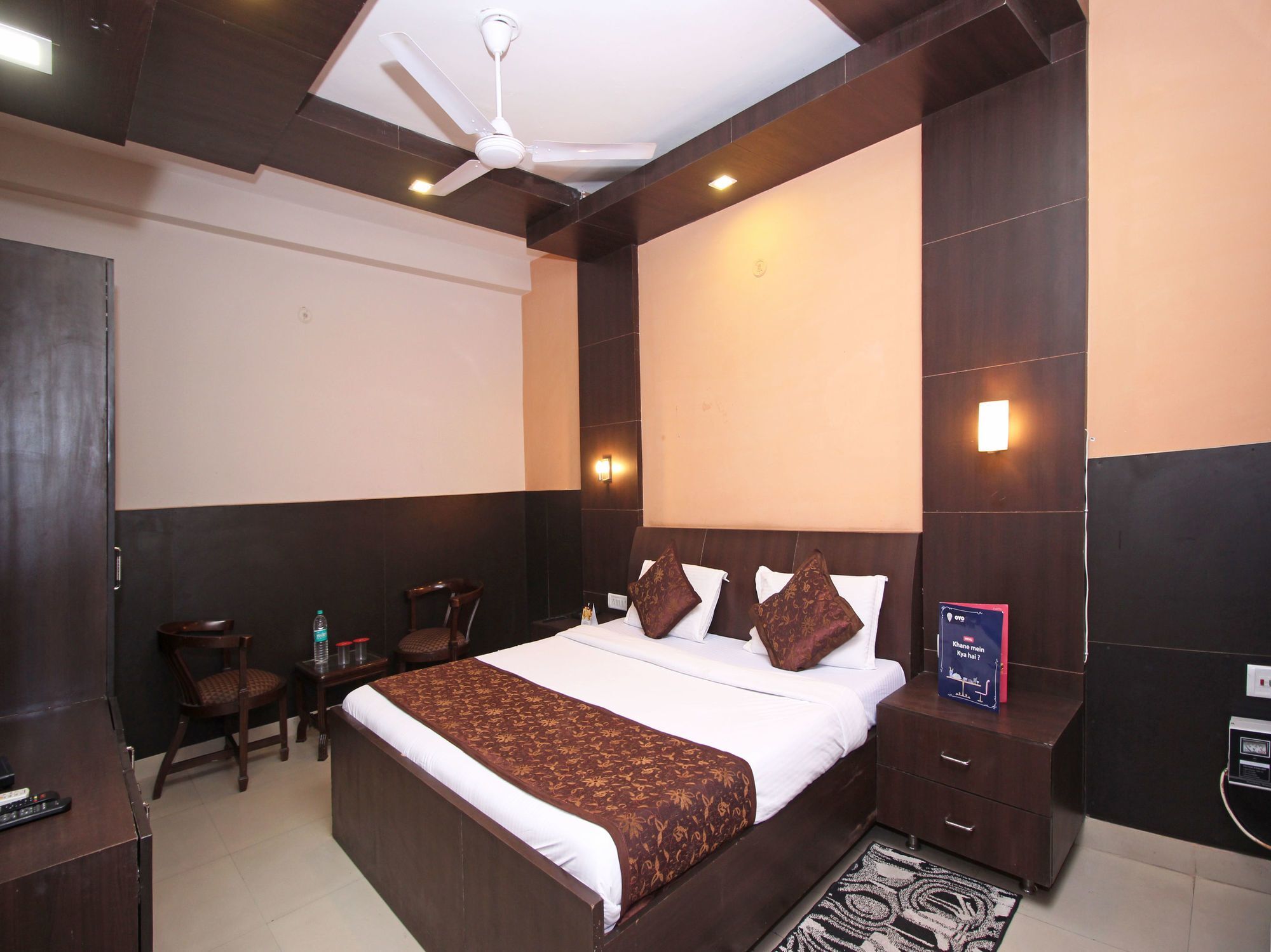 Oyo 576 Hotel Shree Kanta Residency คูร์เคาน์ ภายนอก รูปภาพ